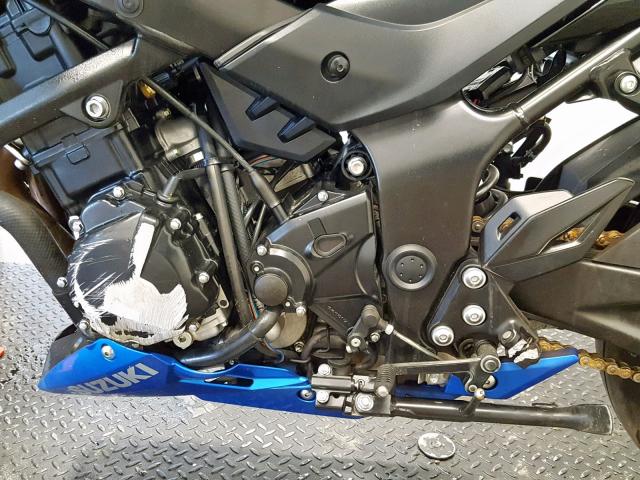 JS1C533B9J2100062 - 2018 SUZUKI GSX-S750 BLUE photo 17