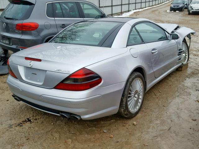 WDBSK74F56F114302 - 2006 MERCEDES-BENZ SL 55 AMG SILVER photo 4