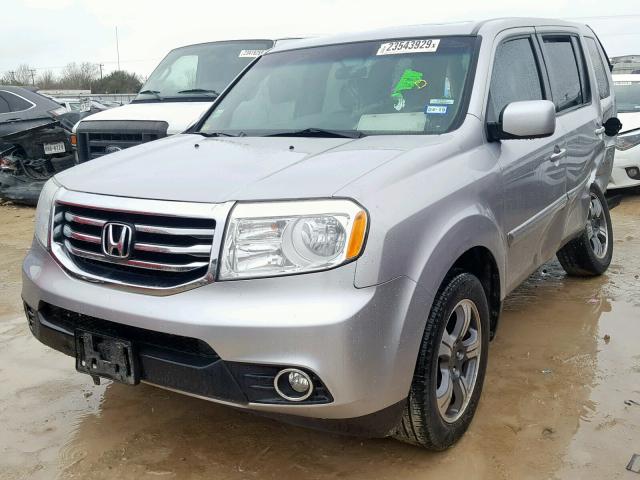 5FNYF3H33FB030847 - 2015 HONDA PILOT SE SILVER photo 2