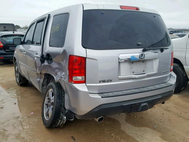 5FNYF3H33FB030847 - 2015 HONDA PILOT SE SILVER photo 3