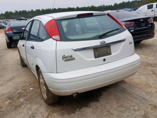 3FAFP373X2R225347 - 2002 FORD FOCUS ZX5 WHITE photo 3