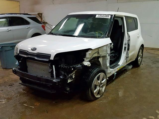 KNDJN2A28J7562562 - 2018 KIA SOUL Ağ foto 2