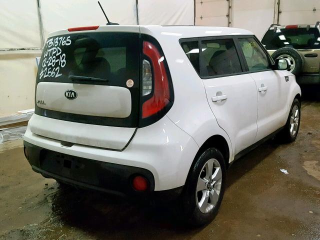 KNDJN2A28J7562562 - 2018 KIA SOUL Ağ foto 4