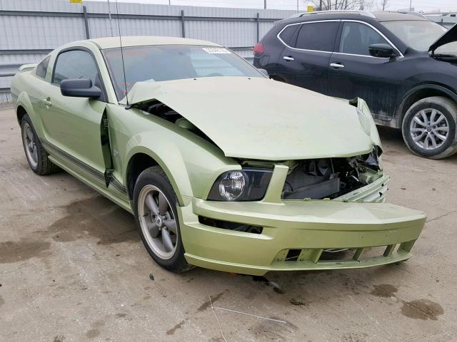 1ZVFT82H155177022 - 2005 FORD MUSTANG GT 绿色 照片 1
