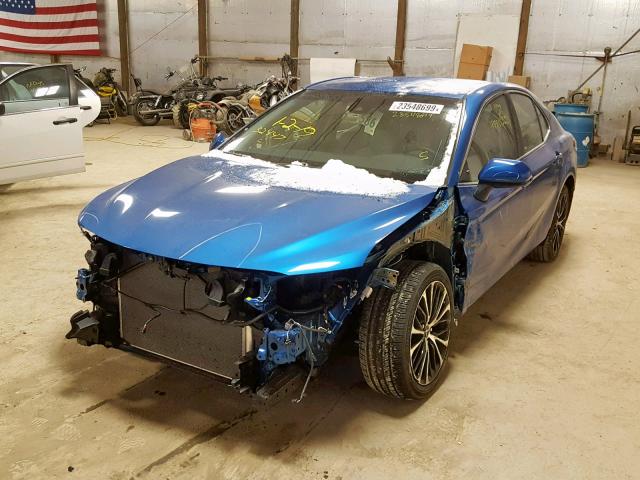 4T1B11HK8JU028622 - 2018 TOYOTA CAMRY L BLUE photo 2