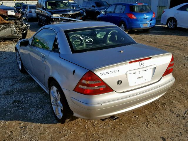 WDBKK65F94F305050 - 2004 MERCEDES-BENZ SLK 320 SILVER photo 3