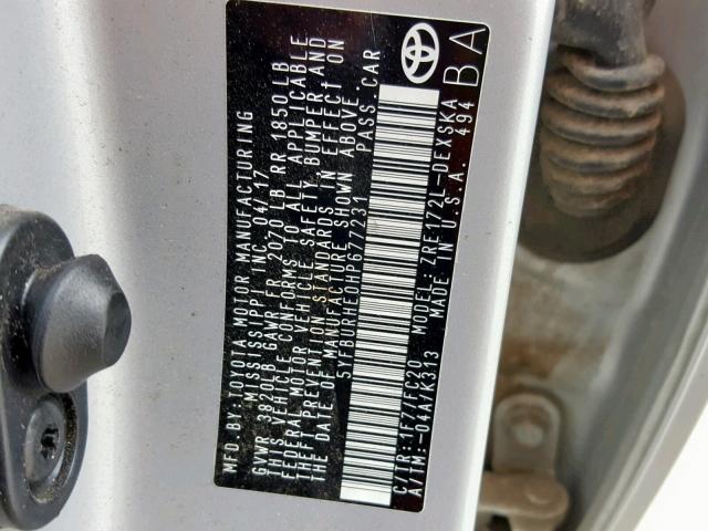 5YFBURHE0HP677231 - 2017 TOYOTA COROLLA L 银色 照片 10