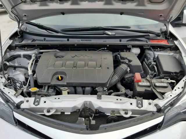 5YFBURHE0HP677231 - 2017 TOYOTA COROLLA L 银色 照片 7