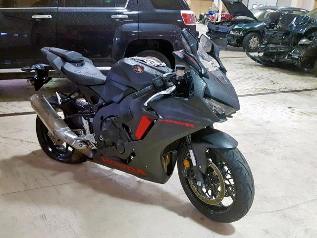 JH2SC7753HK000477 - 2017 HONDA CBR1000 RA BLACK photo 1