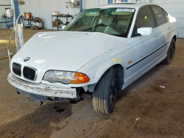 WBAAV53451JS94635 - 2001 BMW 330 I WHITE photo 2