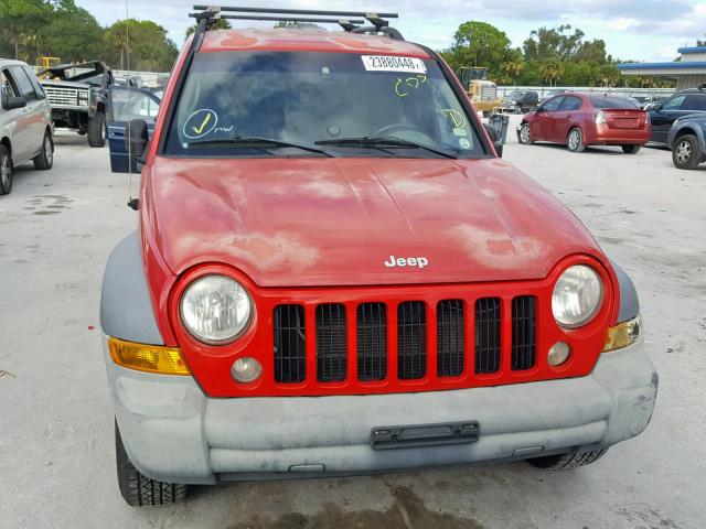 1J4GK48K15W537285 - 2005 JEEP LIBERTY SP RED photo 9