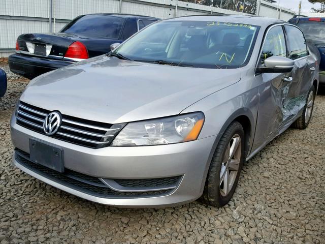 1VWBP7A30DC023334 - 2013 VOLKSWAGEN PASSAT SE SILVER photo 2