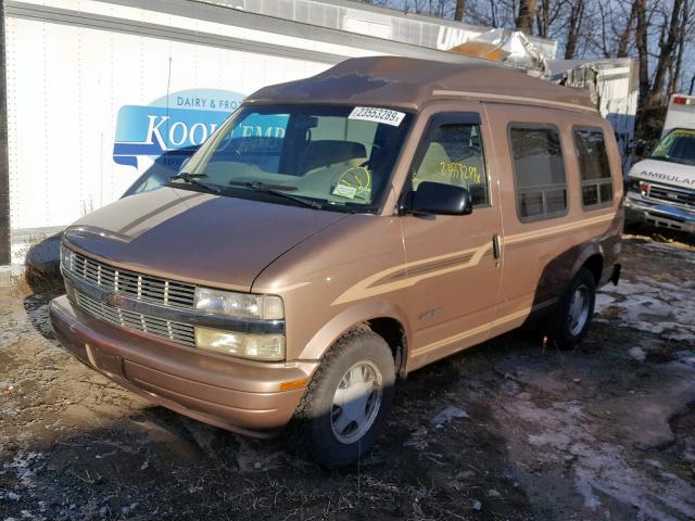 1GBDM19W4YB180204 - 2000 CHEVROLET ASTRO BEIGE photo 2