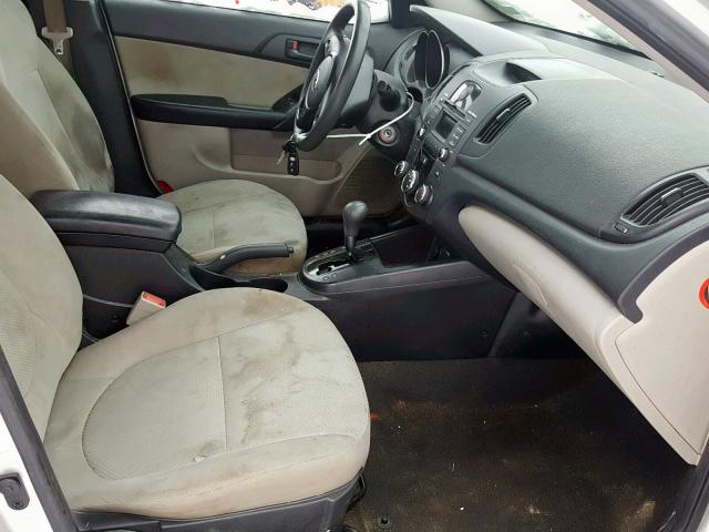 KNAFU4A27A5853809 - 2010 KIA FORTE EX SILVER photo 5