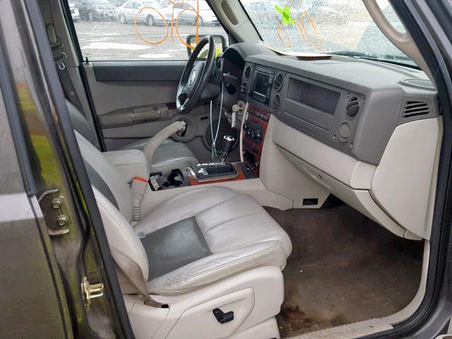 1J8HG58296C120171 - 2006 JEEP COMMANDER GRAY photo 5