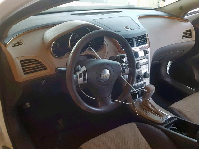 1G1ZC5EB3AF252662 - 2010 CHEVROLET MALIBU 1LT WHITE photo 9