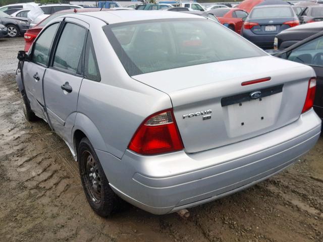 1FAFP34NX7W106739 - 2007 FORD FOCUS ZX4 SILVER photo 3