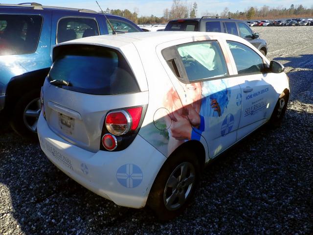 1G1JA6SH1D4218432 - 2013 CHEVROLET SONIC LS 白色 照片 4
