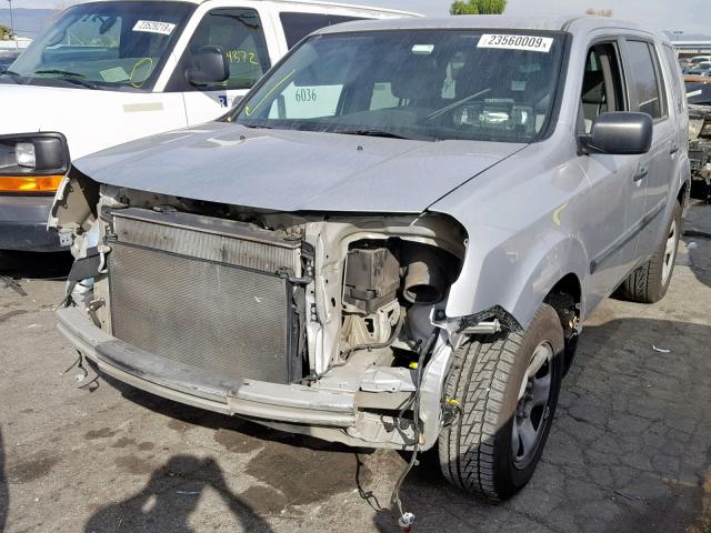 5FNYF3H28EB026475 - 2014 HONDA PILOT LX SILVER photo 2