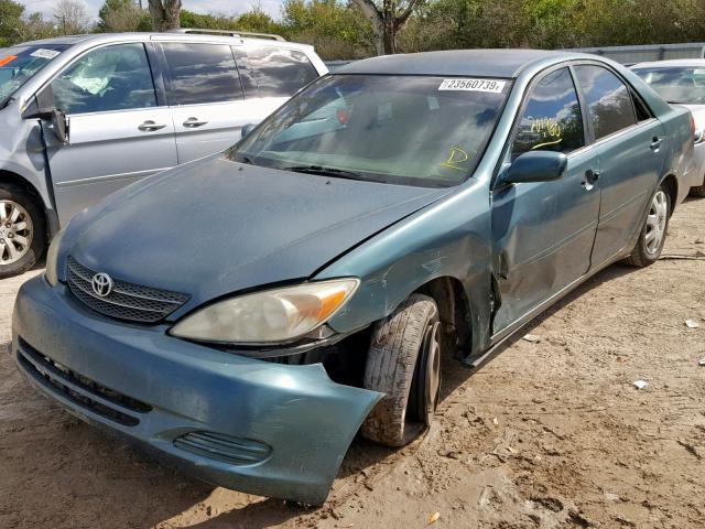 4T1BE32K52U625527 - 2002 TOYOTA CAMRY LE GREEN photo 2