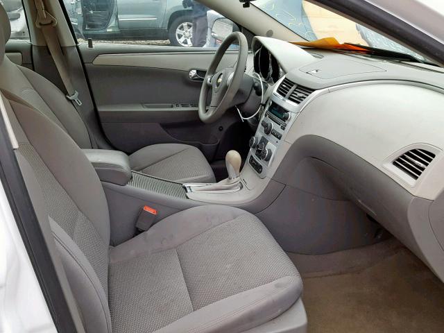 1G1ZB5EB7AF265286 - 2010 CHEVROLET MALIBU LS Ақ фото 5