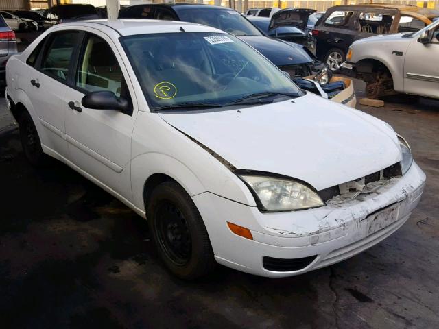 1FAFP34NX6W184985 - 2006 FORD FOCUS ZX4 WHITE photo 1