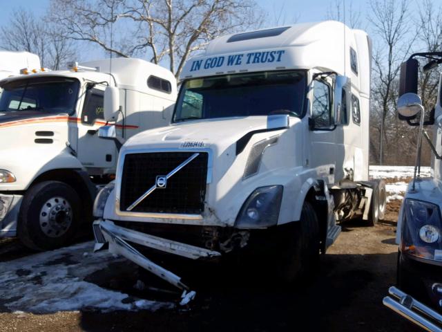 4V4NC9EJ3FN914696 - 2015 VOLVO VN VNL WHITE photo 2