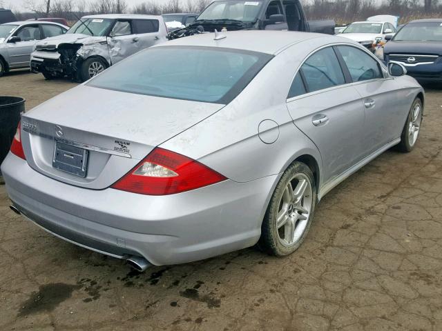 WDDDJ72X67A092534 - 2007 MERCEDES-BENZ CLS 550 SILVER photo 4