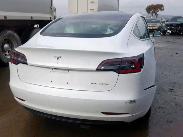 5YJ3E1EB9JF086278 - 2018 TESLA MODEL 3 WHITE photo 4