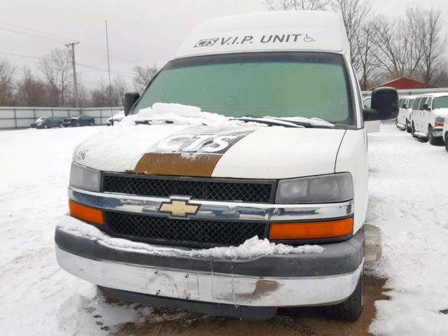 1GBZGZFG2B1133355 - 2011 CHEVROLET EXPRESS Ақ фото 9