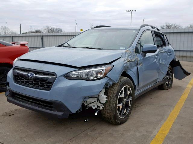 JF2GTABC8JH313000 - 2018 SUBARU CROSSTREK SILVER photo 2