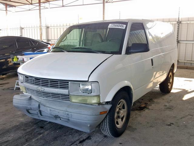 1GCDM19XX5B102803 - 2005 CHEVROLET ASTRO WHITE photo 2