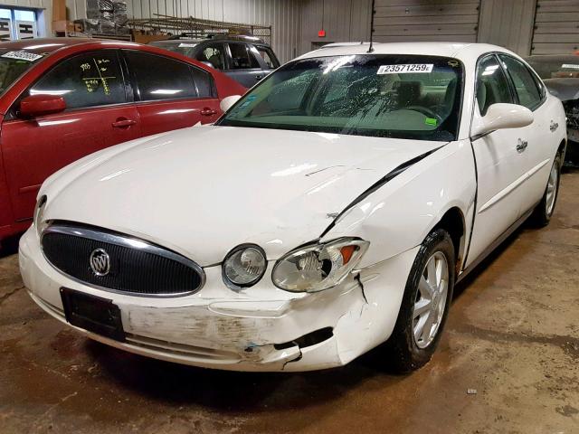 2G4WC532X51341893 - 2005 BUICK LACROSSE C WHITE photo 2