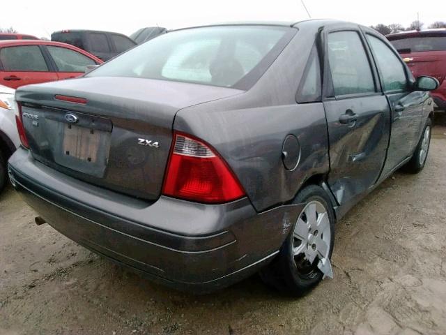 1FAHP34N26W137149 - 2006 FORD FOCUS ZX4 GRAY photo 4