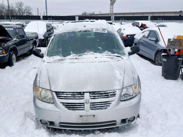 2D4GP44L26R607993 - 2006 DODGE GRAND CARA WHITE photo 9