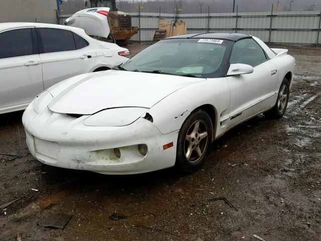 2G2FS22KXX2211301 - 1999 PONTIAC FIREBIRD WHITE photo 2