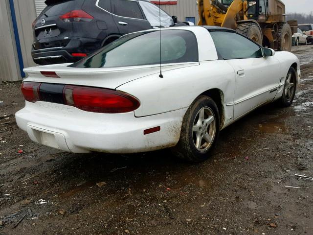 2G2FS22KXX2211301 - 1999 PONTIAC FIREBIRD WHITE photo 4