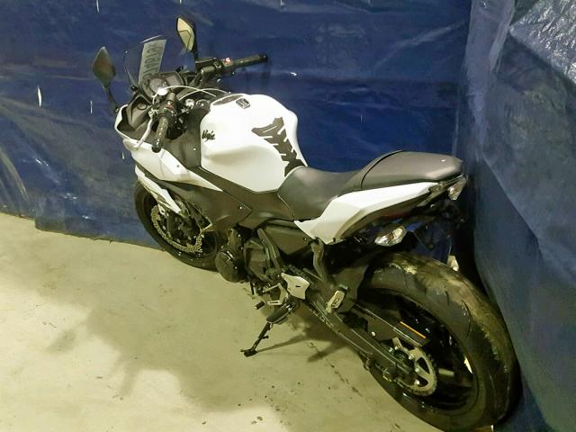 JKAEXEJ10HDA01821 - 2017 KAWASAKI EX650 J WHITE photo 3