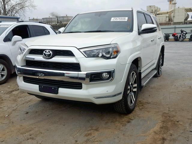 JTEBU5JR7G5282623 - 2016 TOYOTA 4RUNNER SR WHITE photo 2