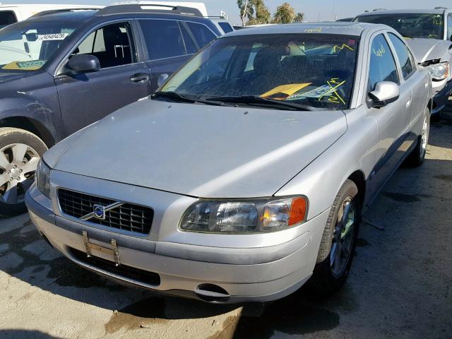 YV1RS61R122127133 - 2002 VOLVO S60 SILVER photo 2