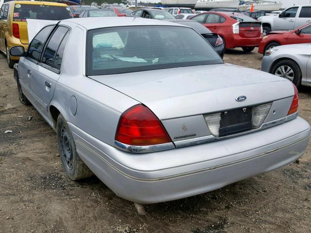 2FAFP71W23X111002 - 2003 FORD CROWN VICT GRAY photo 3