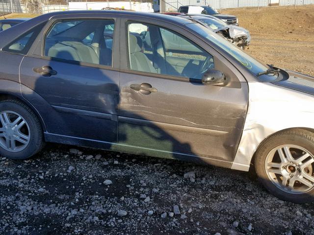 1FAFP34354W165059 - 2004 FORD FOCUS SE C GRAY photo 9