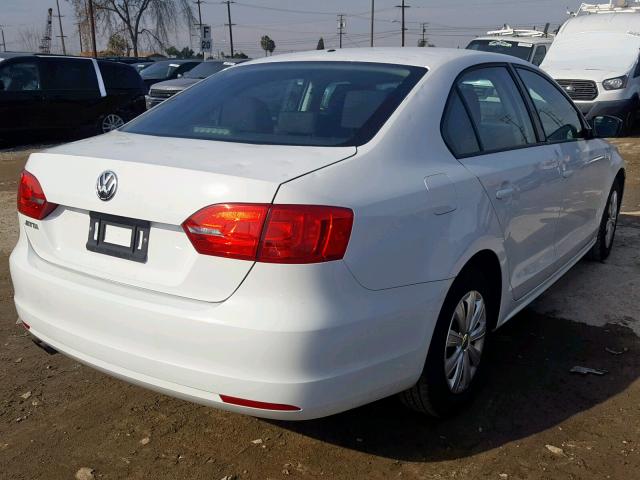 3VW2K7AJ2EM304547 - 2014 VOLKSWAGEN JETTA BASE WHITE photo 4