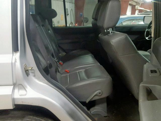 1J8HG48N26C230645 - 2006 JEEP COMMANDER SILVER photo 6