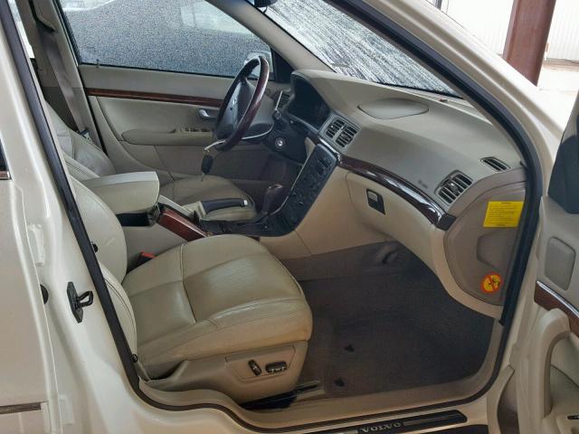 YV1TS592551396785 - 2005 VOLVO S80 2.5T WHITE photo 5