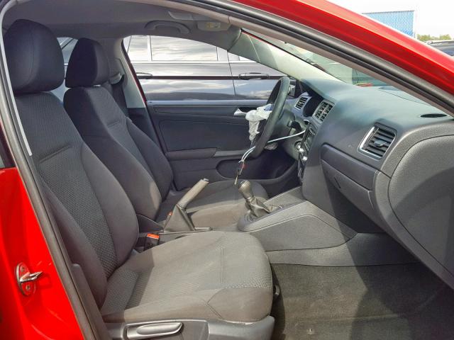 3VW1K7AJ6CM388476 - 2012 VOLKSWAGEN JETTA BASE RED photo 5
