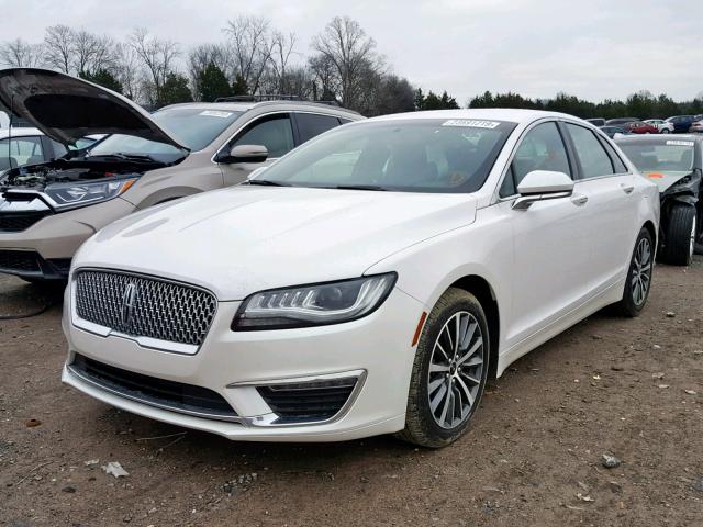 3LN6L5A95HR654012 - 2017 LINCOLN MKZ PREMIE WHITE photo 2