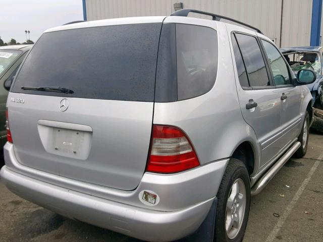 4JGAB54E5XA114674 - 1999 MERCEDES-BENZ ML 320 SILVER photo 4