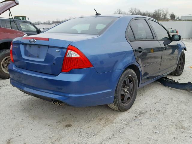 3FAHP0HA9AR241784 - 2010 FORD FUSION SE BLUE photo 4