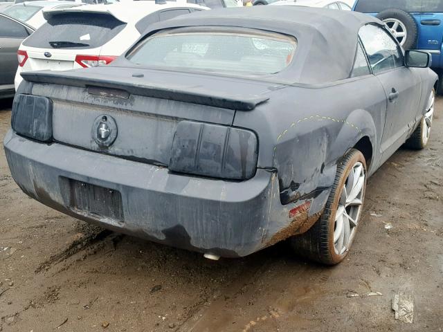 1ZVHT84N595107444 - 2009 FORD MUSTANG BLACK photo 4